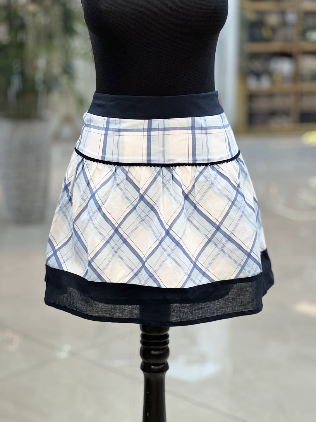 دامن آبی چهارخونه زنانه