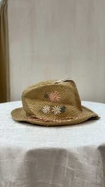 کلاه حصیری قهوه ای